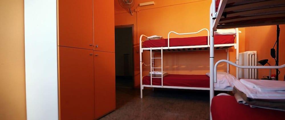 7 Santi Hostel *